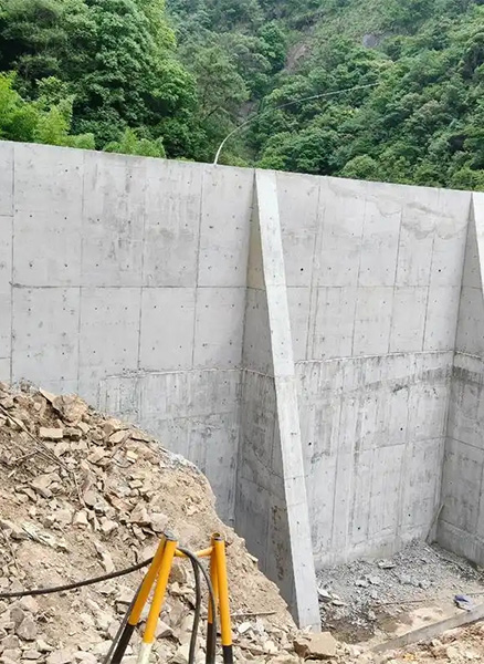 常州溧阳重力式挡土墙